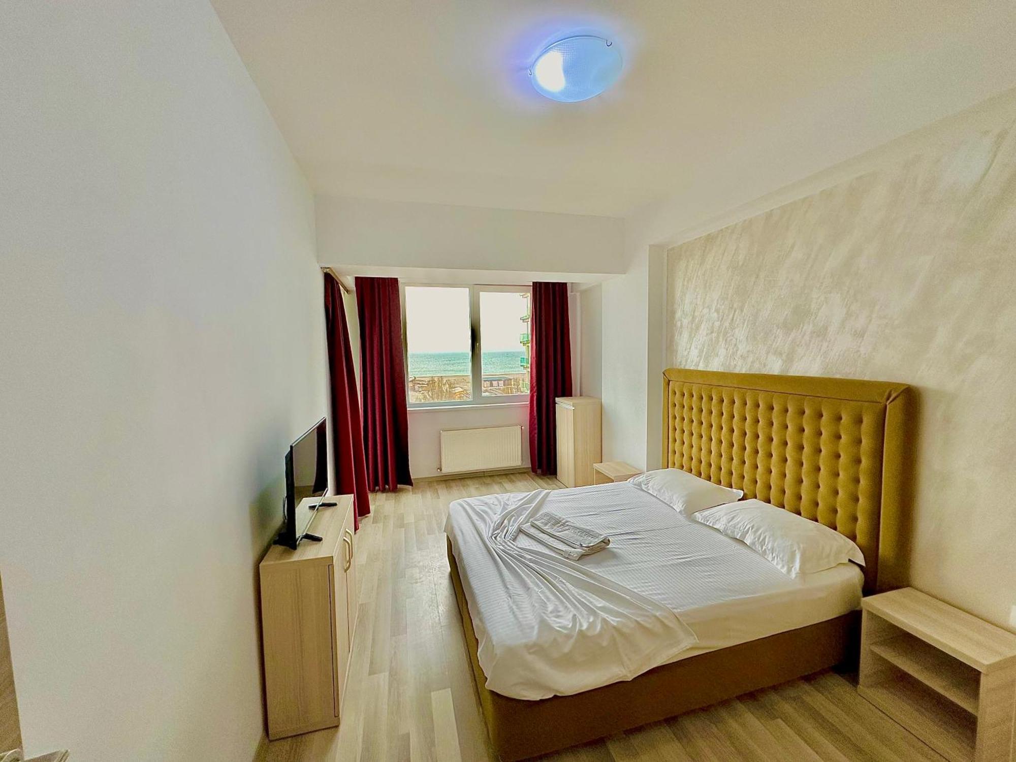 Summerland Seaview Apartment Mamaia