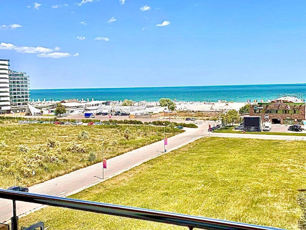 Summerland Seaview Apartment