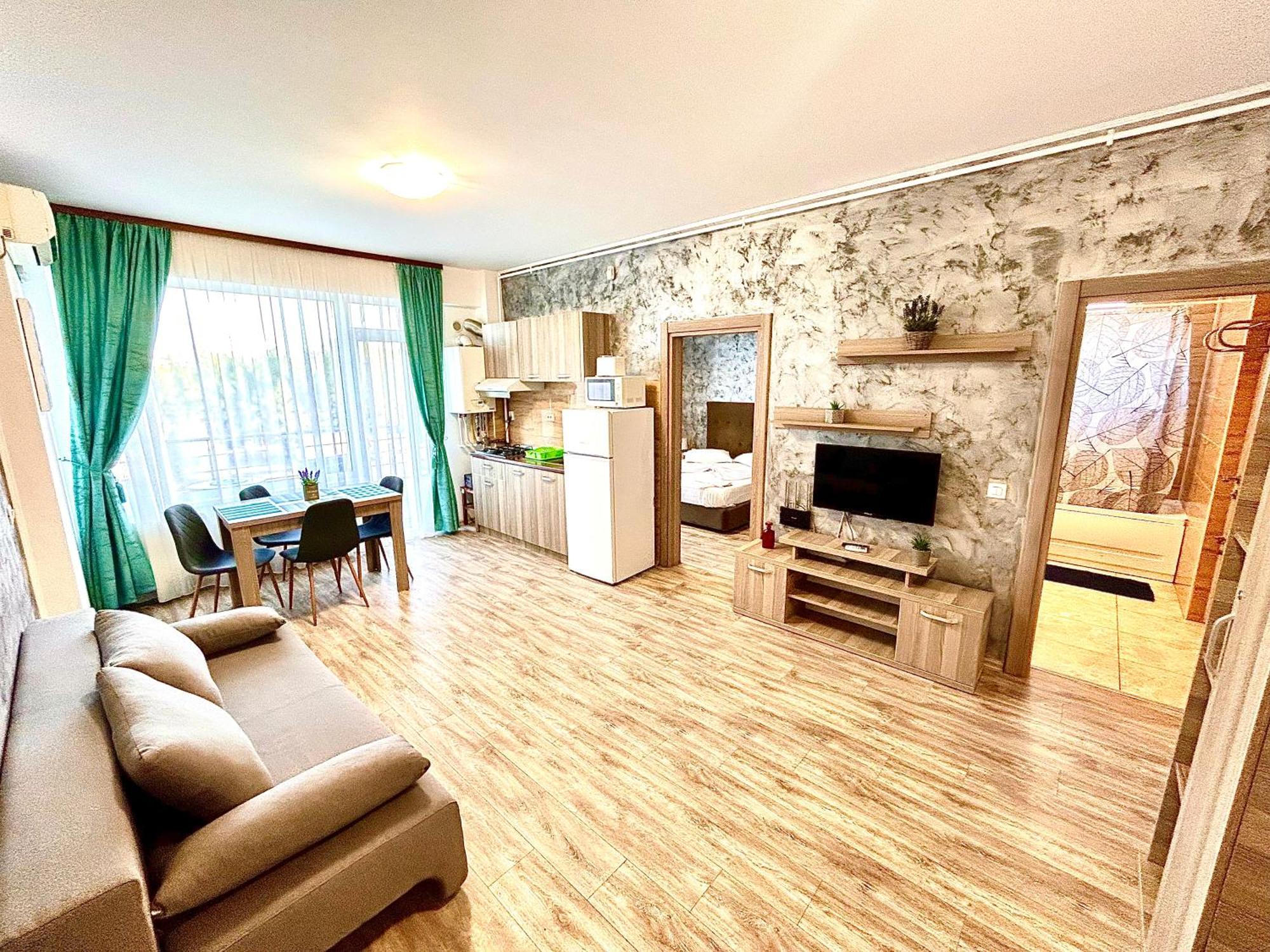 Summerland Seaview Apartment Mamaia
