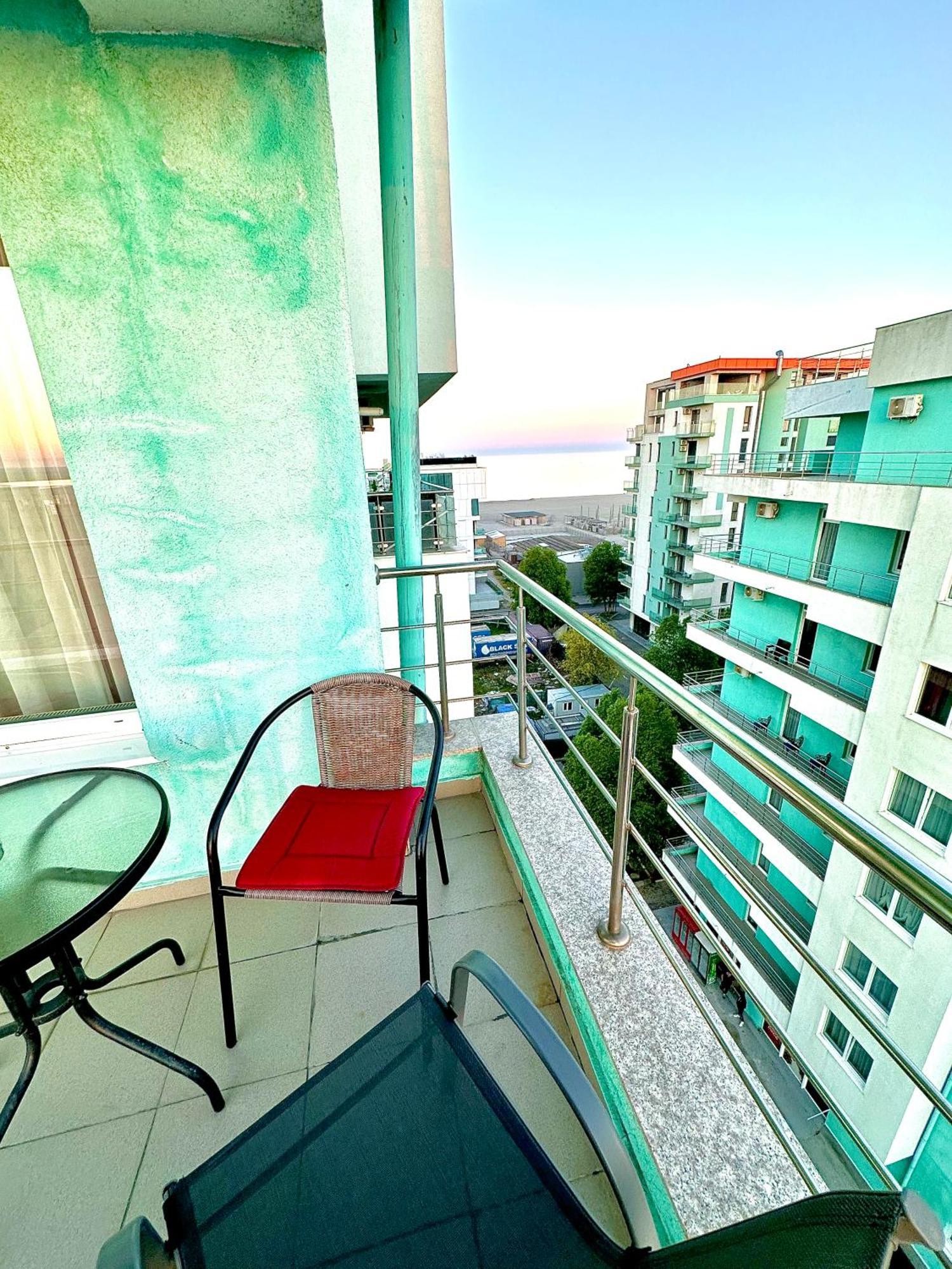 Summerland Seaview Apartment Mamaia
