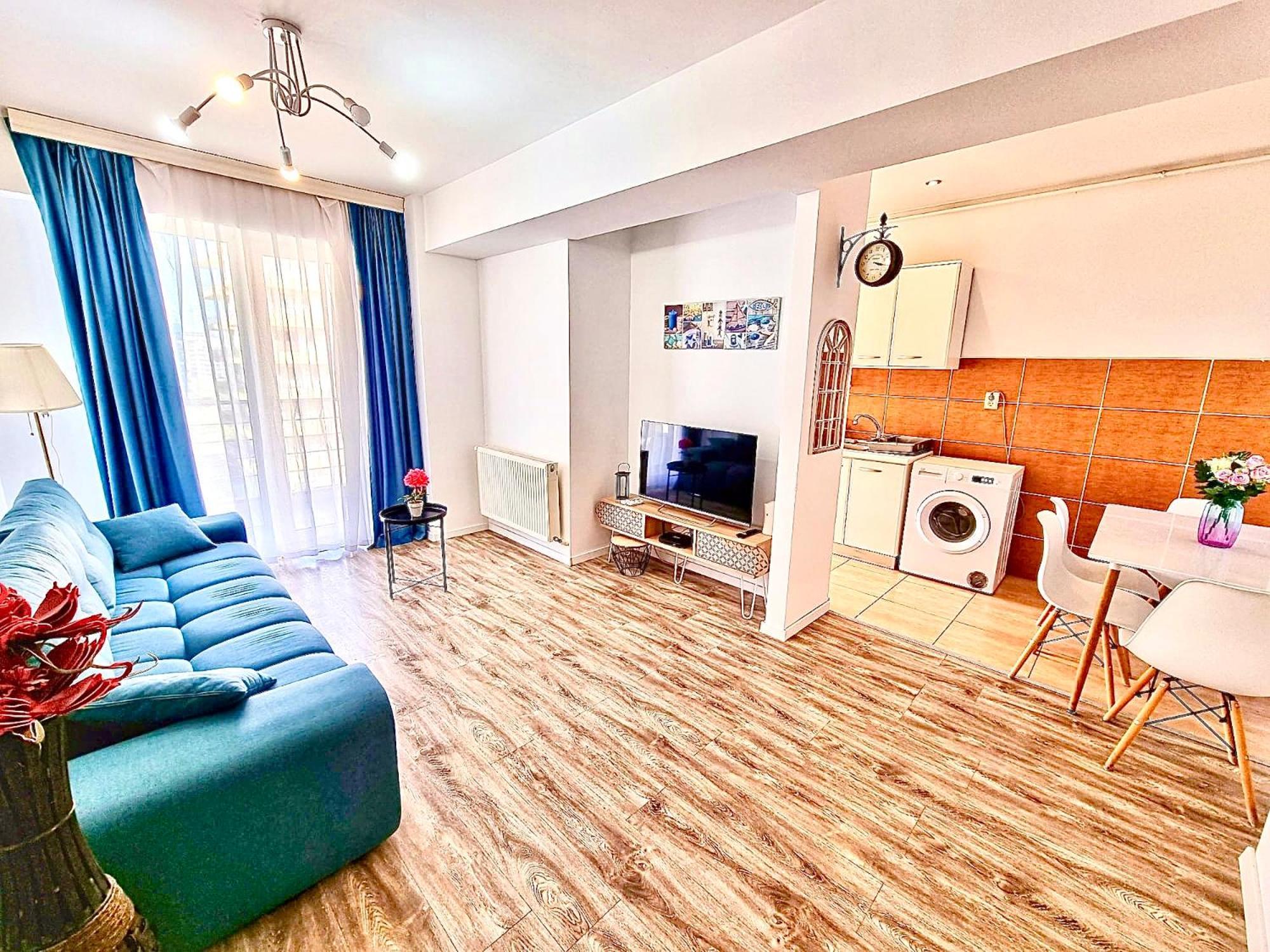 Summerland Seaview Apartment *