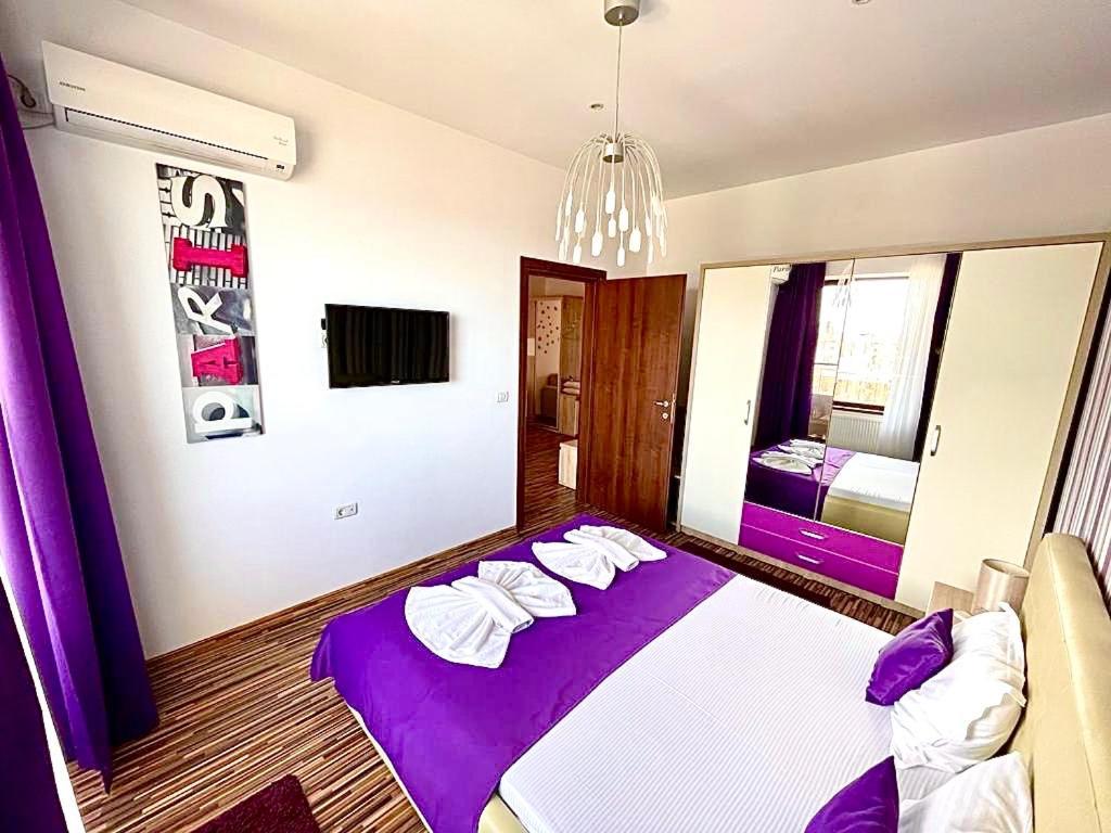 Summerland Seaview Apartment *