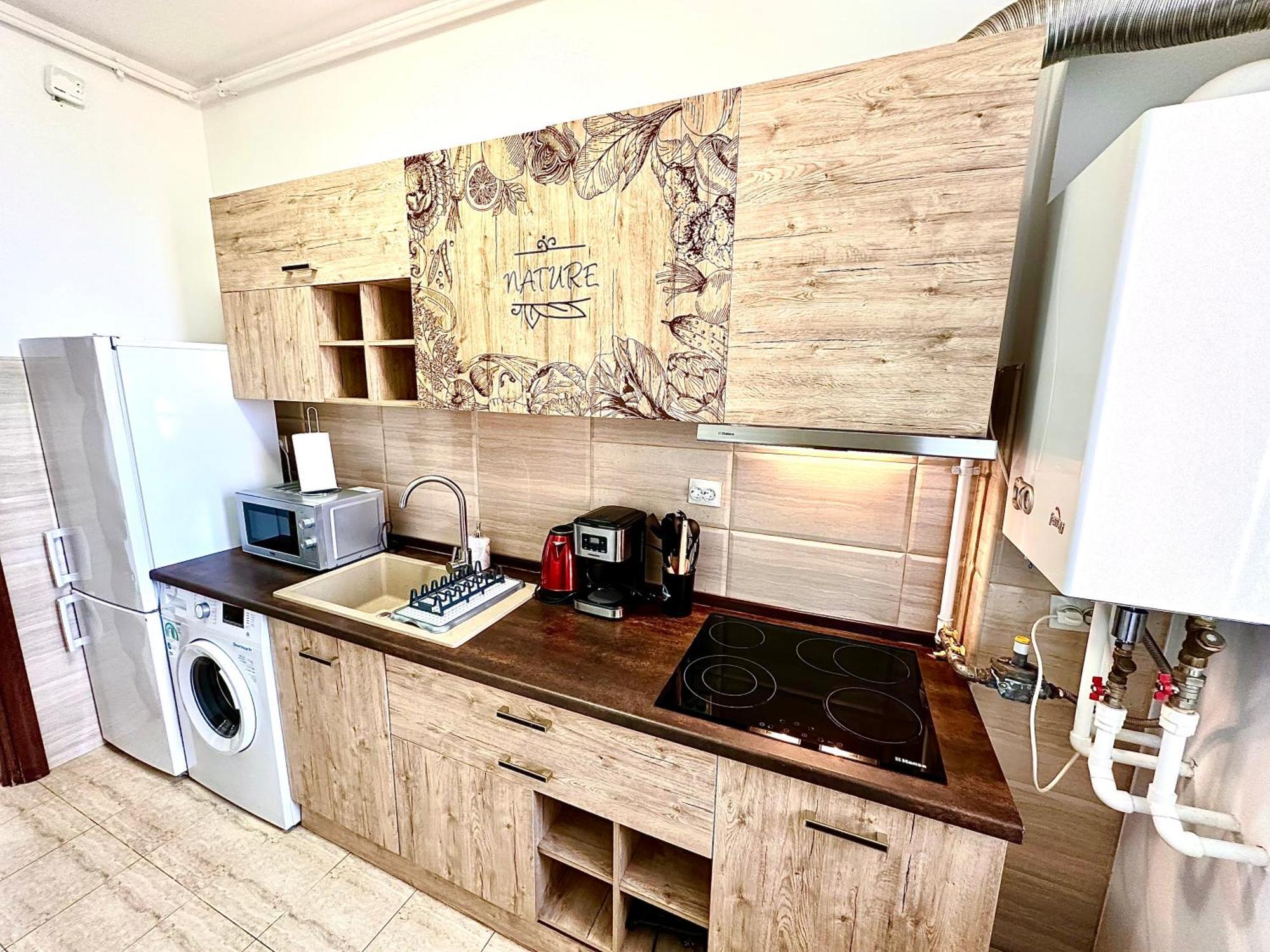 Summerland Seaview Apartment *
